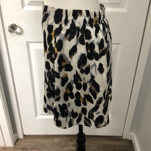 Jax Leopard Mini Skirt - Picture 2 of 6